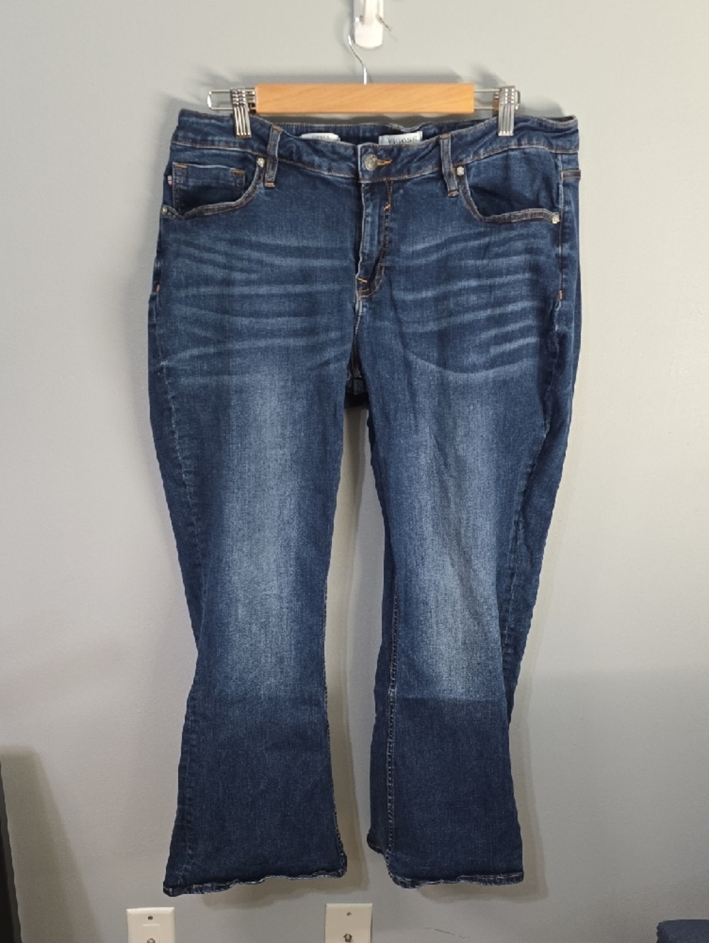 Vigoss Jeans Women’s Size 16 Blue Jagger Large Bootcut Subtle Flare